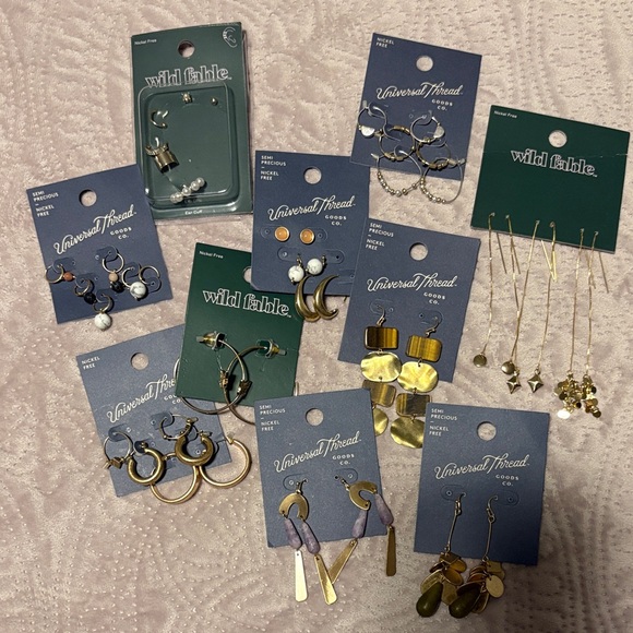 Universal Thread Gold and Silver Earring lot of 20+ pairs of new earrings - Picture 1 of 11